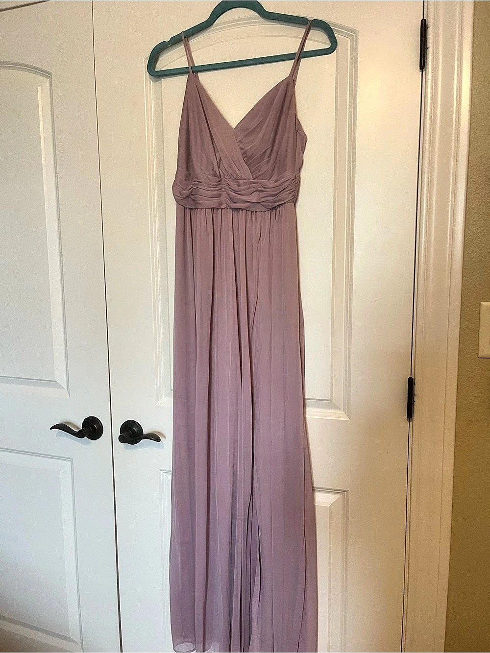 David’s Bridal Formal  Ruched Strappy Maxi Dress in Purple Size XL Like New